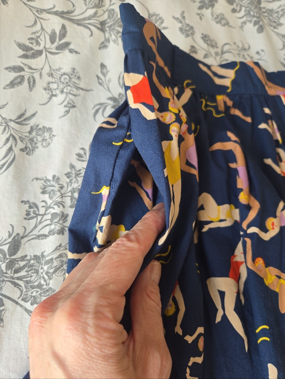 ModCloth Synchronized Swimmers Pleated Cotton Skirt Navy Medium - Picture 8 of 16